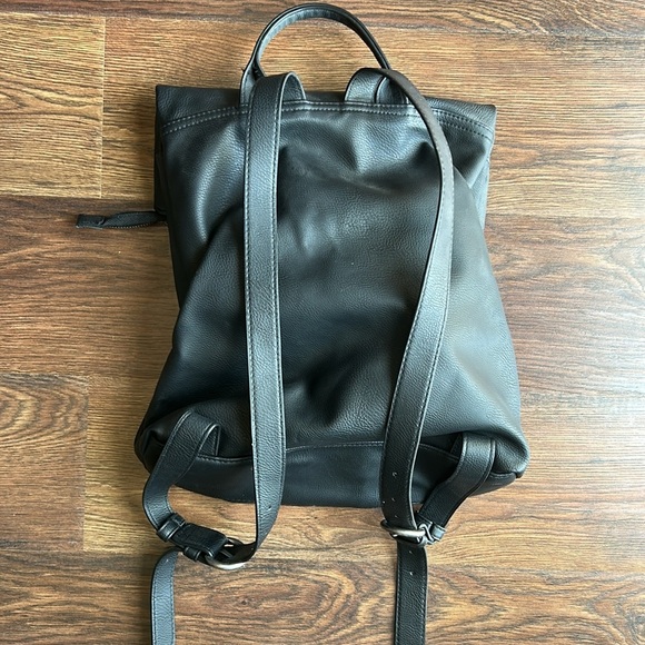 Universal Thread Black Faux Leather Bag | Faux Leather Backpack | Black Bag - Picture 6 of 9